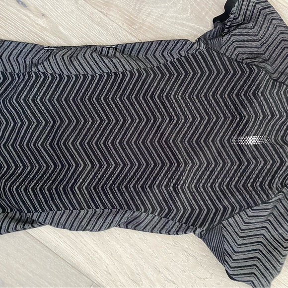 Athleta short sleeve top xs - Picture 2 of 3